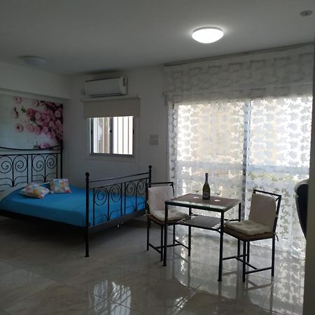 Stelia'S Seagate Studio Apt. Larnaka Exterior foto
