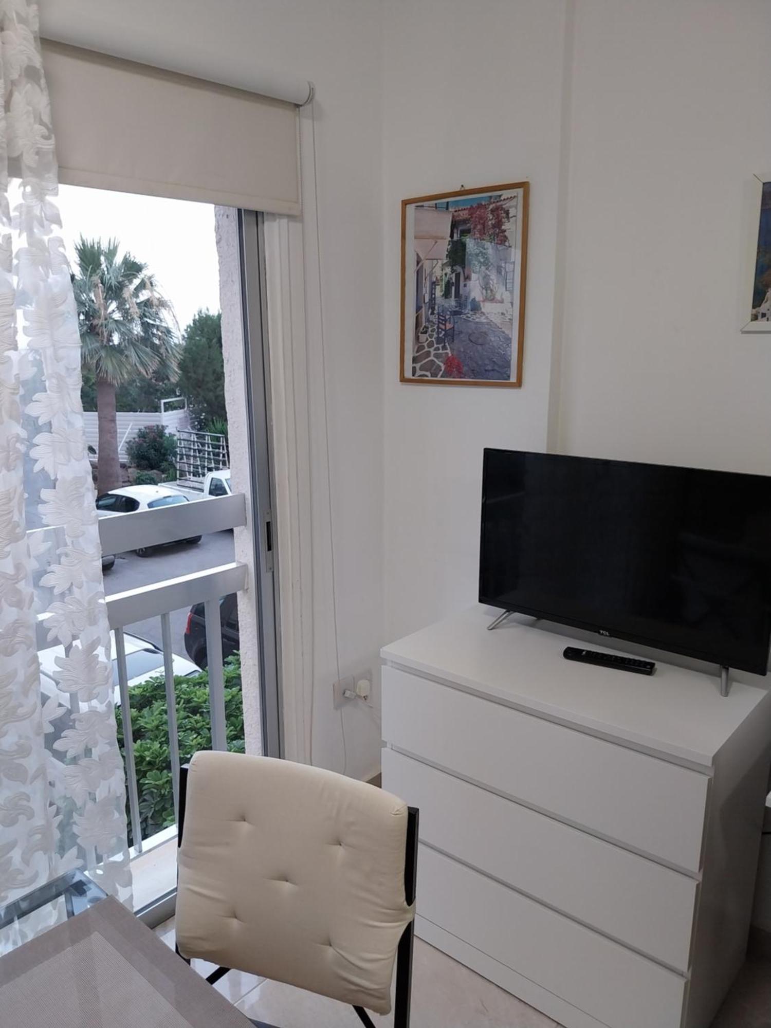 Stelia'S Seagate Studio Apt. Larnaka Exterior foto