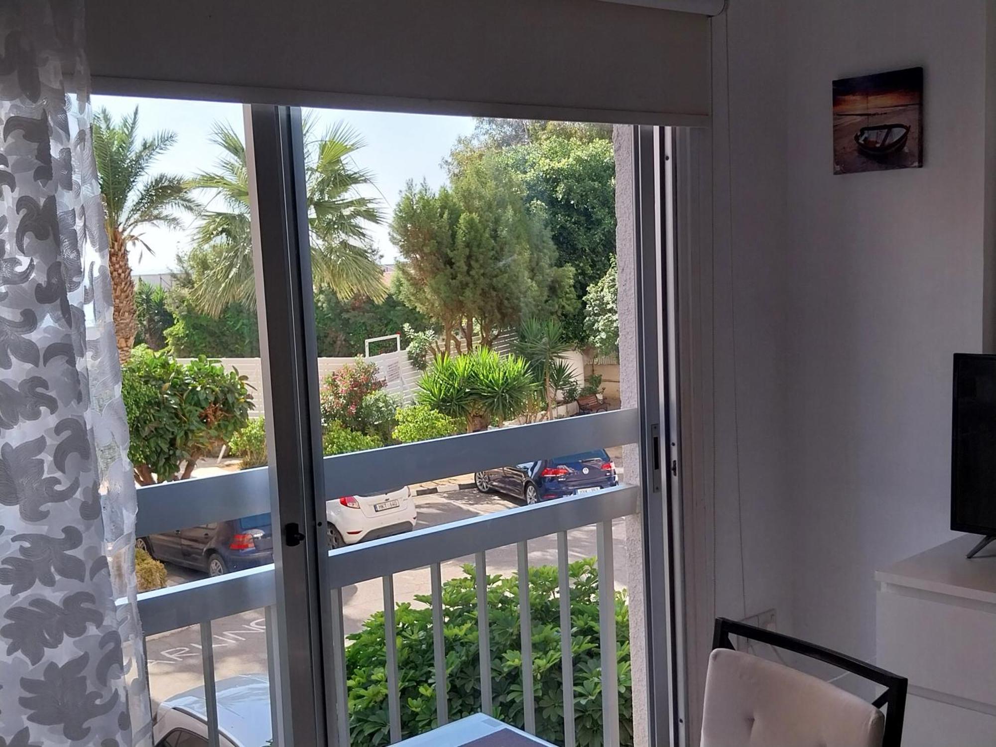 Stelia'S Seagate Studio Apt. Larnaka Exterior foto