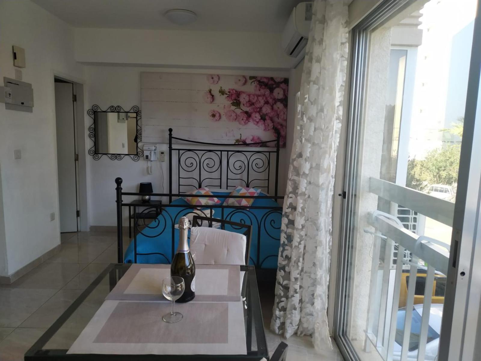 Stelia'S Seagate Studio Apt. Larnaka Exterior foto