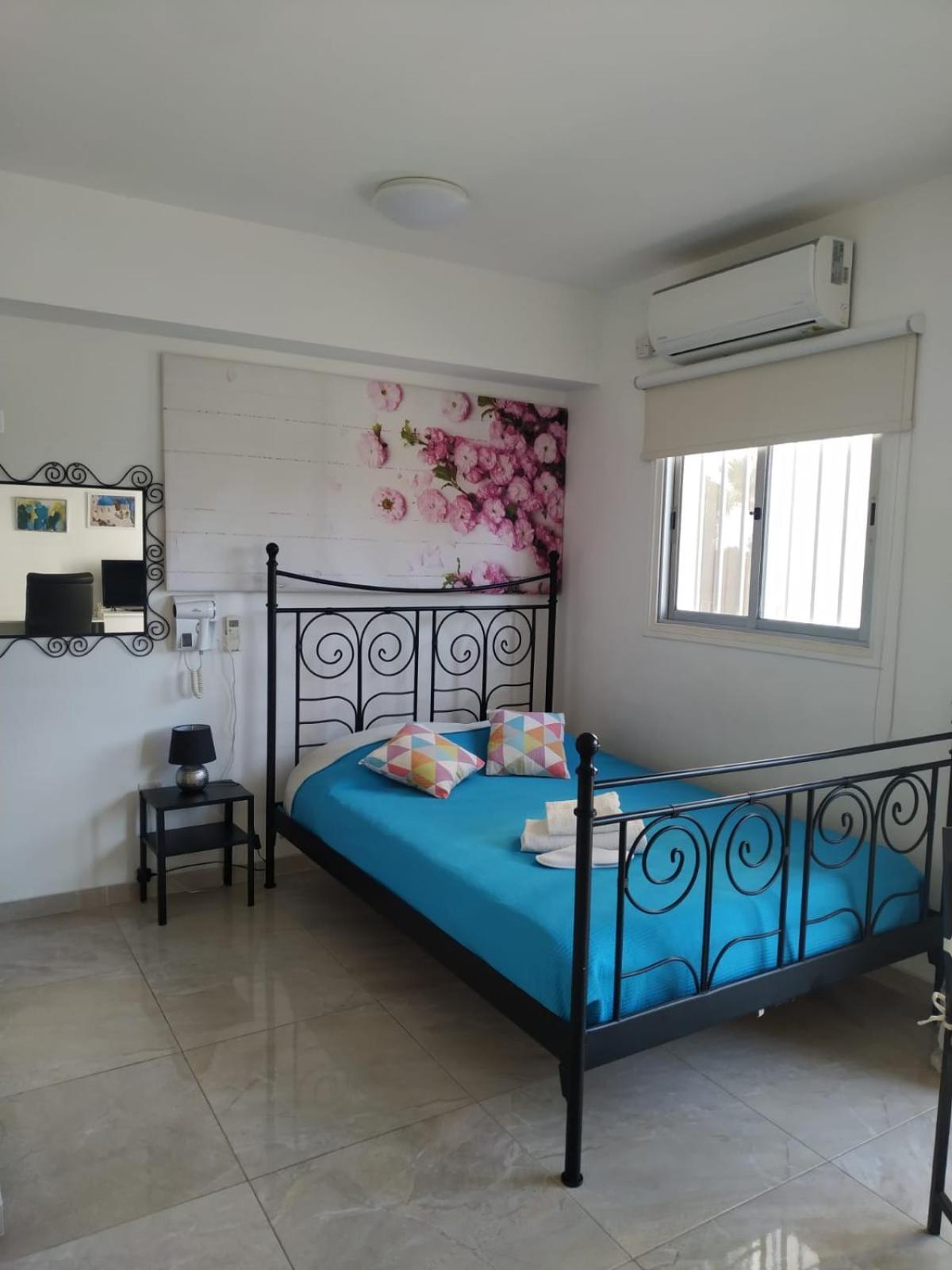 Stelia'S Seagate Studio Apt. Larnaka Exterior foto